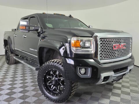 2016 GMC Sierra 2500HD Denali 4WD photo