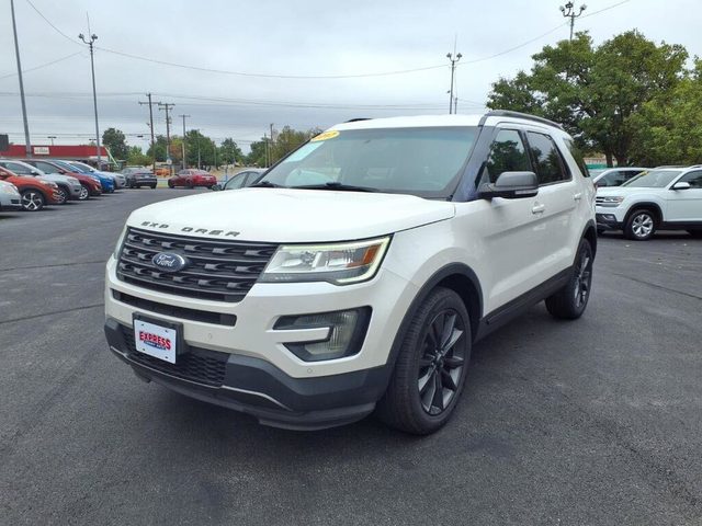 2017 Ford Explorer XLT 4WD photo