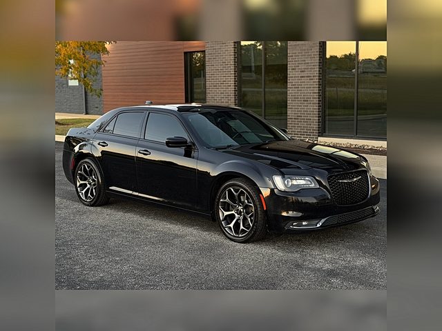 2016 Chrysler 300 300S RWD photo