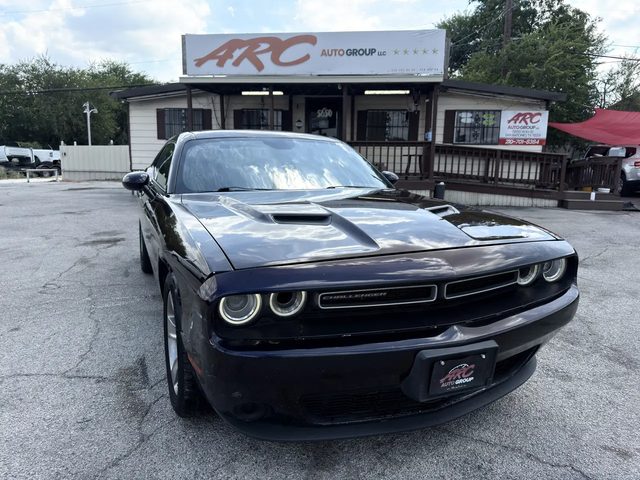 2016 Dodge Challenger SXT RWD photo