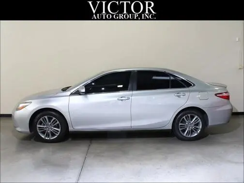 2017 Toyota Camry SE FWD photo