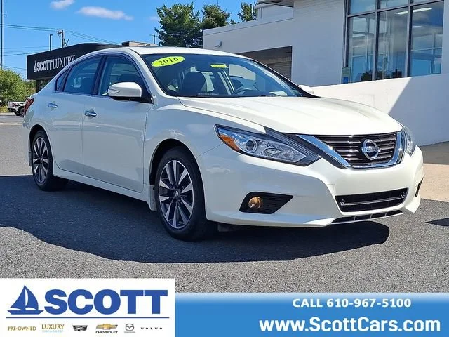 2016 Nissan Altima 2.5 SV FWD photo