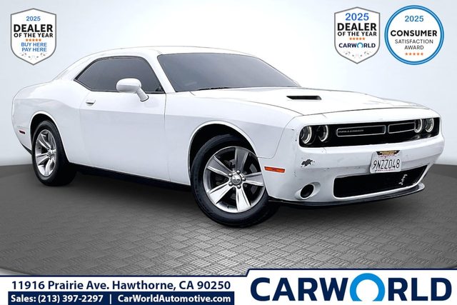 2016 Dodge Challenger SXT RWD photo