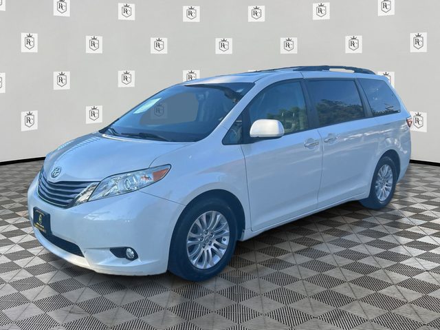 2016 Toyota Sienna XLE Premium FWD photo