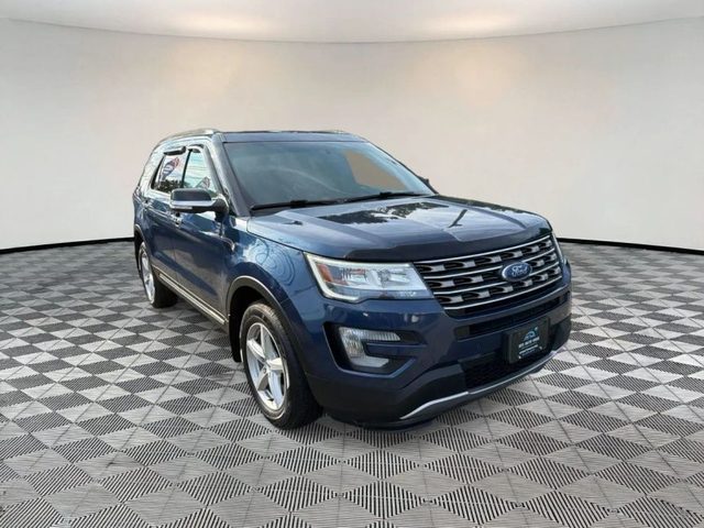 2017 Ford Explorer XLT 4WD photo