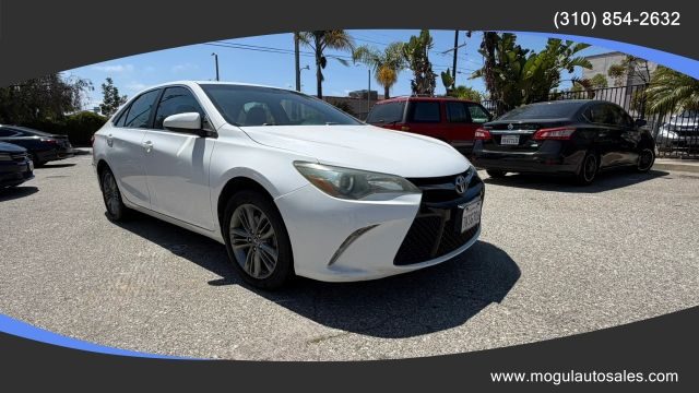 2015 Toyota Camry SE FWD photo