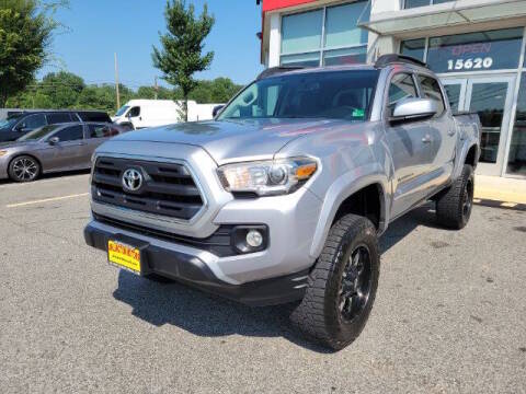 2017 Toyota Tacoma SR5 4WD photo