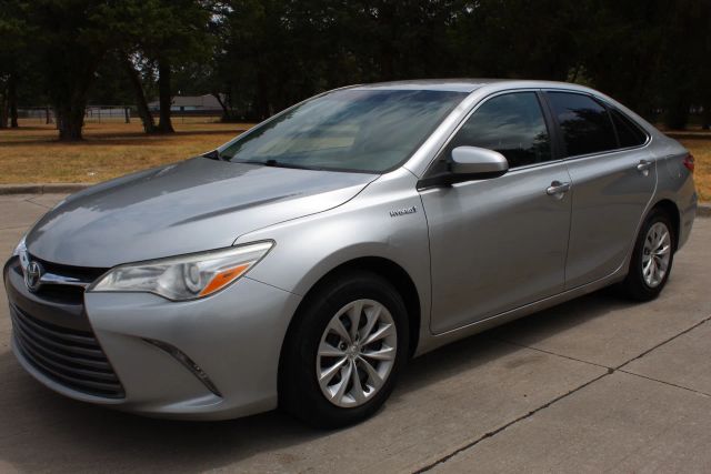 2017 Toyota Camry Hybrid LE FWD photo