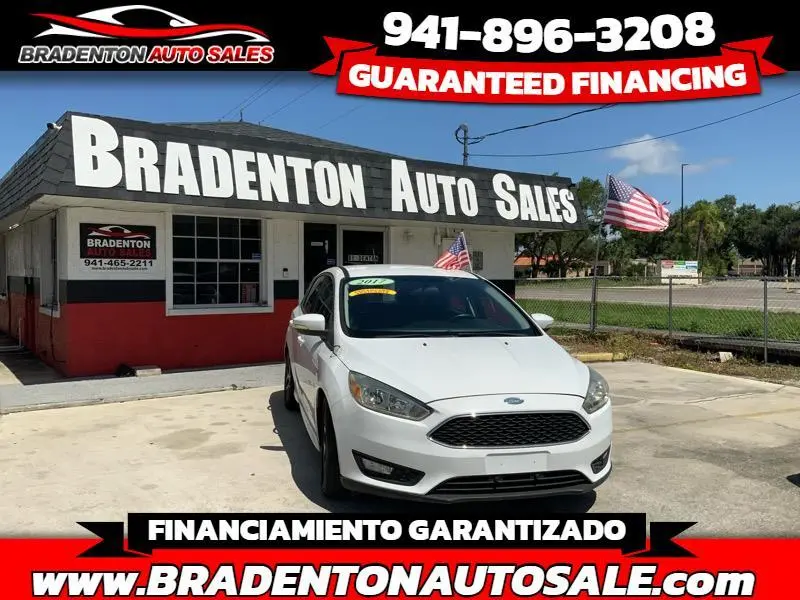 2016 Ford Focus SE FWD photo