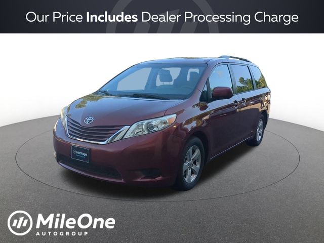 2017 Toyota Sienna LE FWD photo