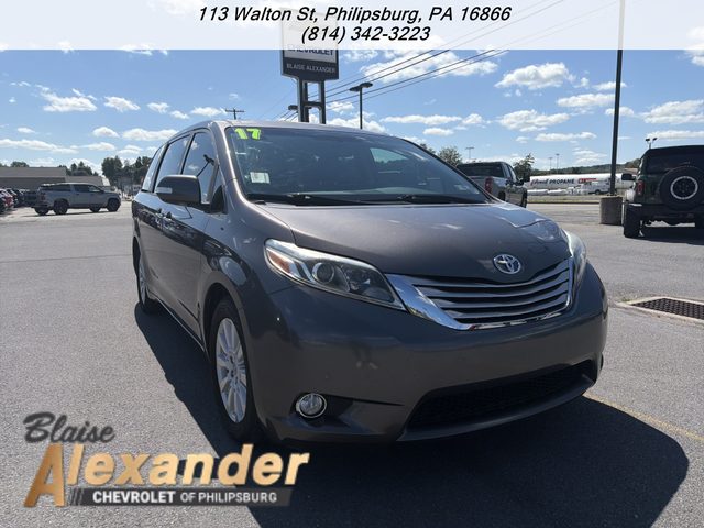 2017 Toyota Sienna Limited FWD photo