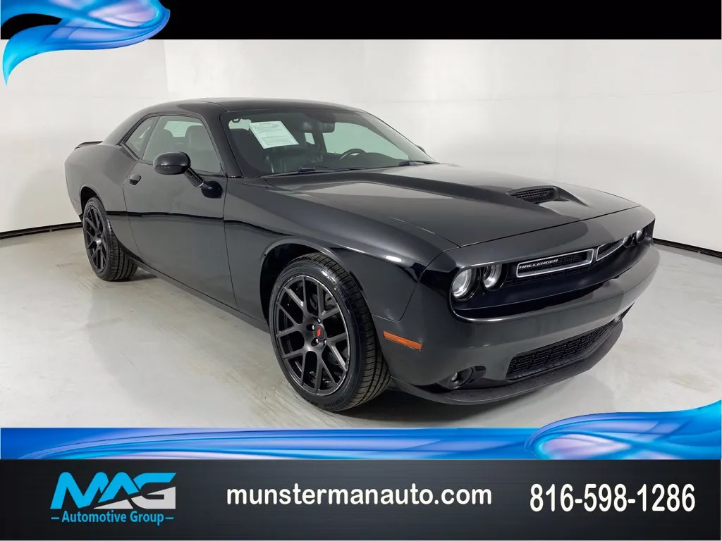 2016 Dodge Challenger R/T Plus RWD photo