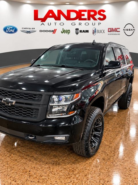 2016 Chevrolet Suburban LT 4WD photo