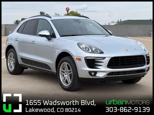 2017 Porsche Macan AWD photo