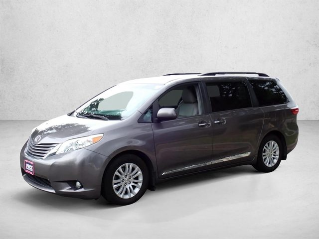2017 Toyota Sienna XLE Premium FWD photo