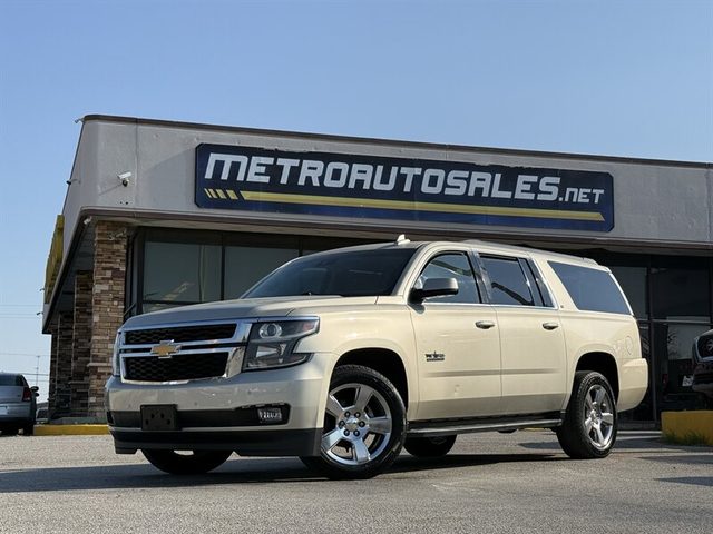 2016 Chevrolet Suburban LT RWD photo