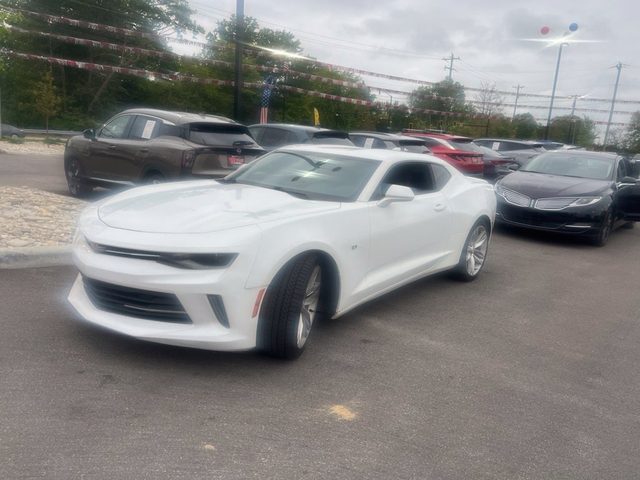 2017 Chevrolet Camaro 1LT RWD photo