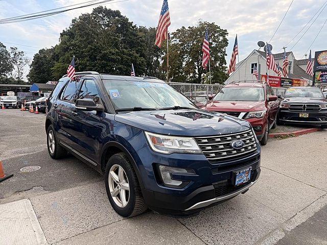 2017 Ford Explorer XLT 4WD photo
