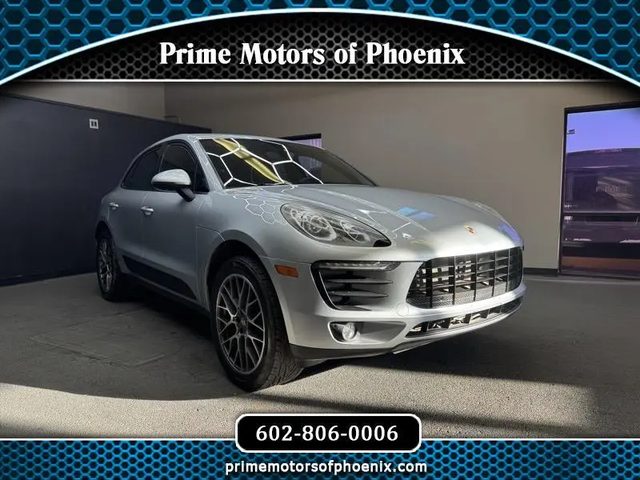 2017 Porsche Macan AWD photo