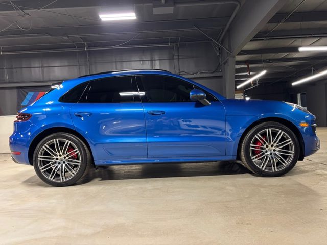 2017 Porsche Macan Turbo AWD photo