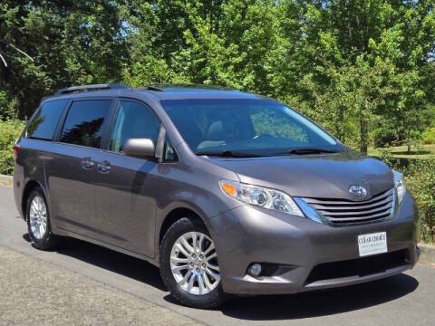 2016 Toyota Sienna XLE FWD photo