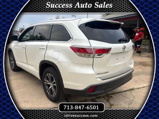 2016 Toyota Highlander XLE FWD photo