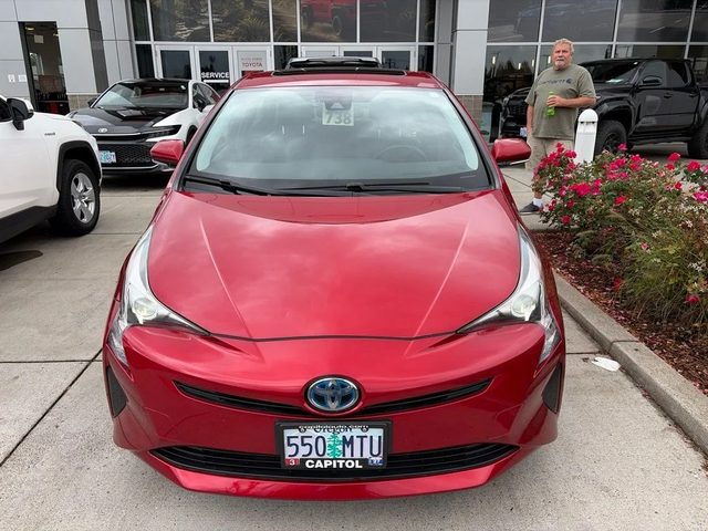 2016 Toyota Prius Four FWD photo