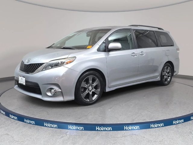 2016 Toyota Sienna SE FWD photo
