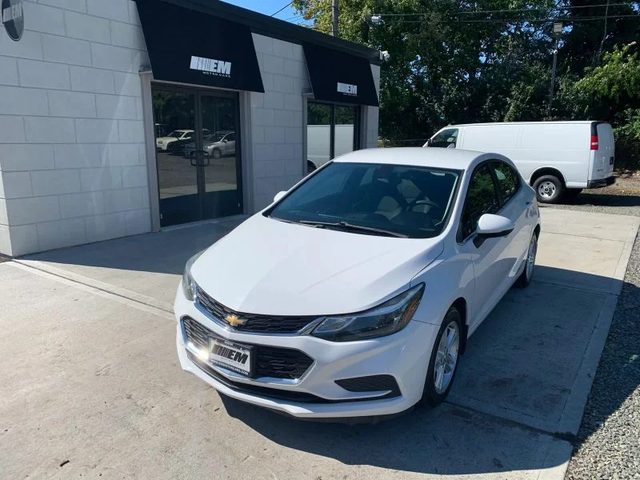 2017 Chevrolet Cruze LT FWD photo