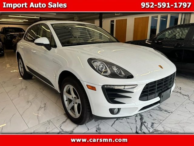 2017 Porsche Macan AWD photo