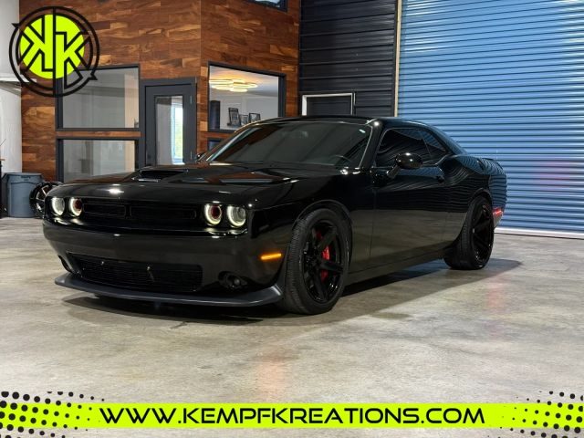 2016 Dodge Challenger SRT 392 RWD photo