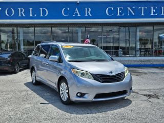 2017 Toyota Sienna XLE AWD photo