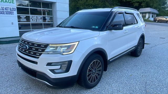2017 Ford Explorer XLT 4WD photo