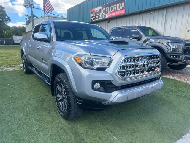 2017 Toyota Tacoma TRD Sport 4WD photo