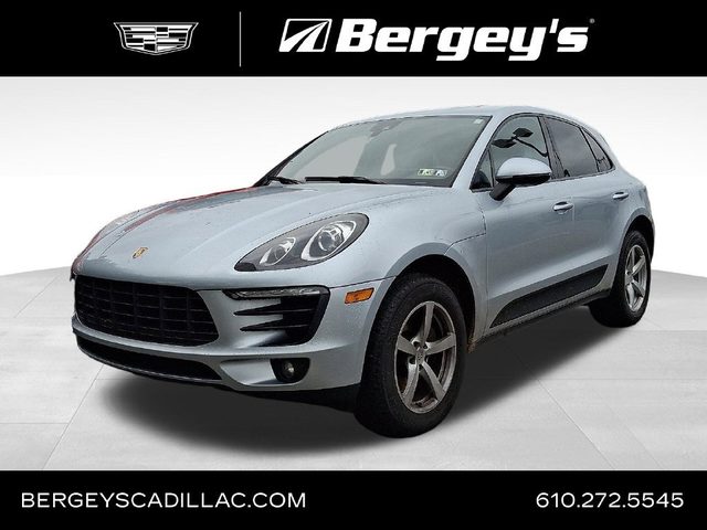 2017 Porsche Macan AWD photo