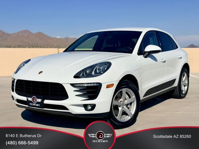 2017 Porsche Macan AWD photo