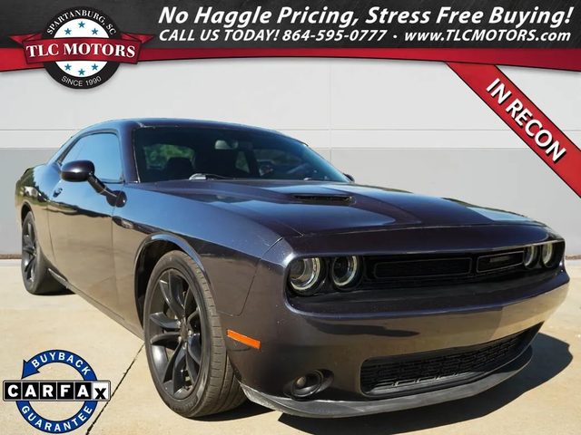 2016 Dodge Challenger SXT RWD photo