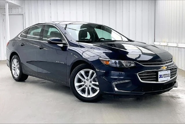 2017 Chevrolet Malibu LT FWD photo