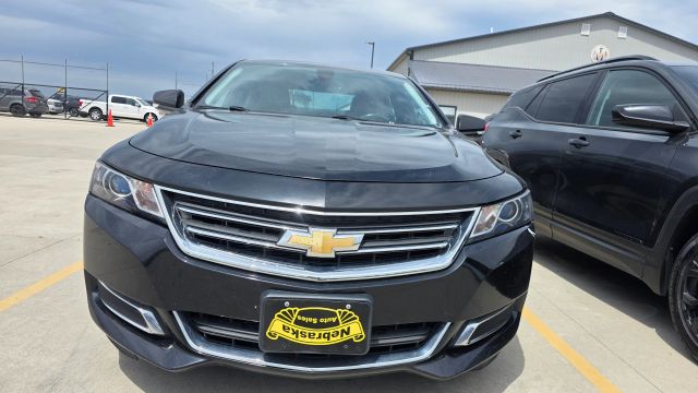 2017 Chevrolet Impala LT FWD photo