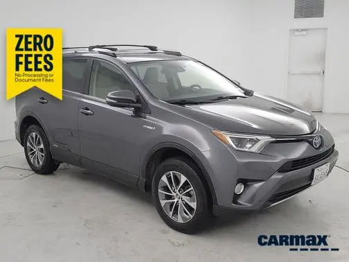 2017 Toyota RAV4 XLE AWD photo