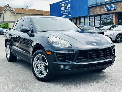 2017 Porsche Macan AWD photo