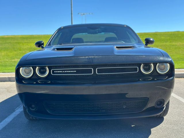 2016 Dodge Challenger SXT RWD photo