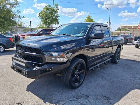 2017 Ram 1500 Express 4WD photo