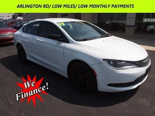 2017 Chrysler 200 Touring FWD photo