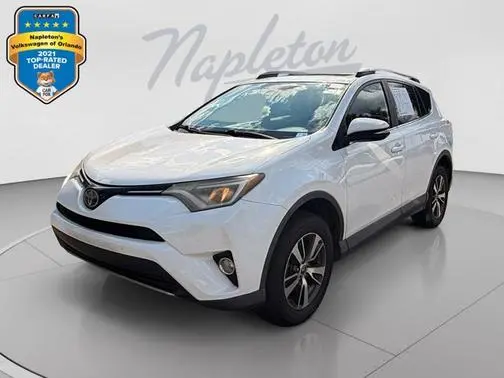 2017 Toyota RAV4 XLE FWD photo