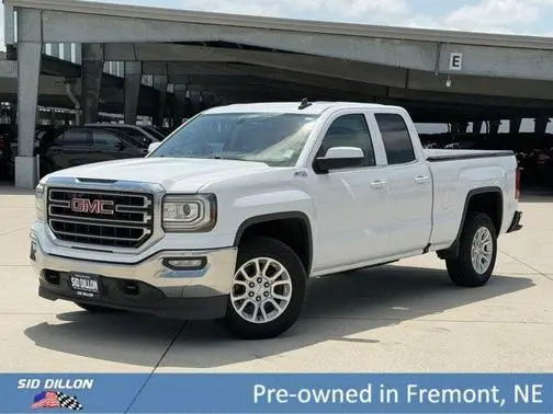 2017 GMC Sierra 1500 SLE 4WD photo