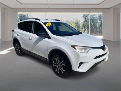 2017 Toyota RAV4 LE AWD photo