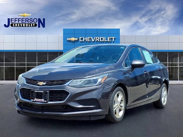 2017 Chevrolet Cruze LT FWD photo