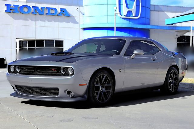 2016 Dodge Challenger 392 Hemi Scat Pack Shaker RWD photo