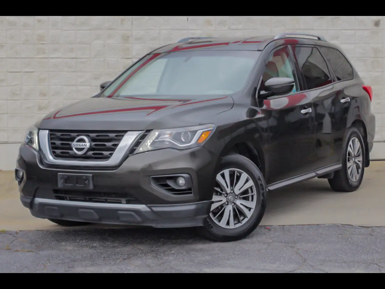 2017 Nissan Pathfinder SV FWD photo